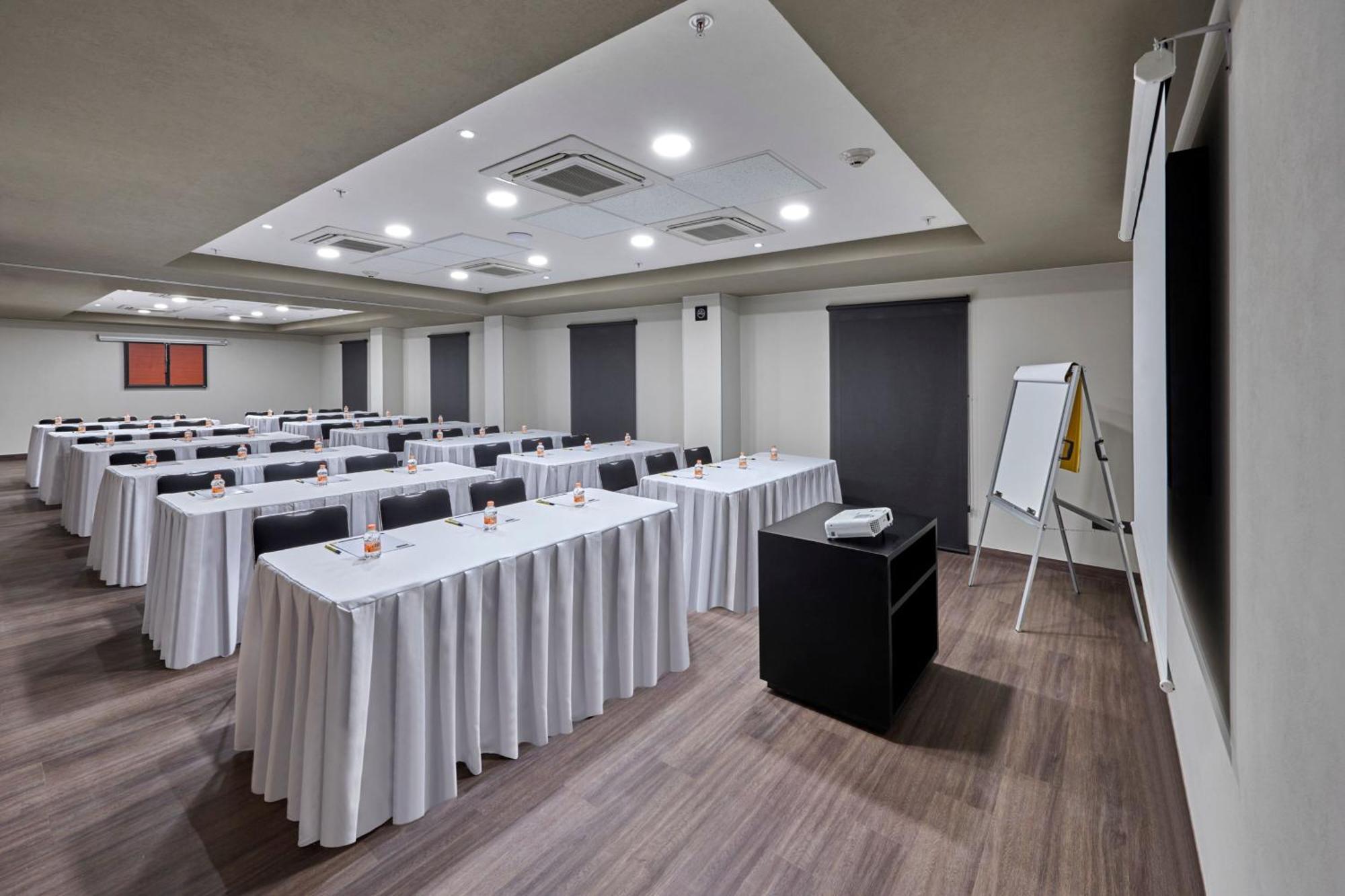 City Express By Marriott La Paz Extérieur photo